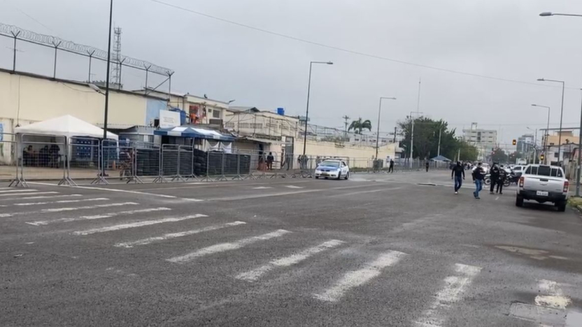 Masacre en la cárcel de Machala deja 14 asesinados, según la Policía.